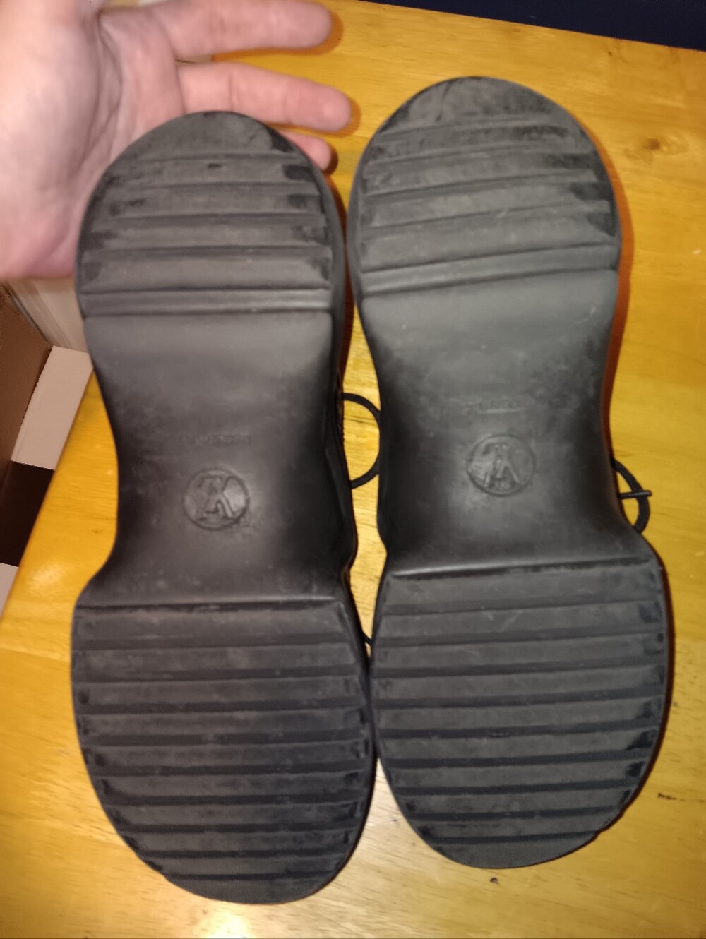 Louis Vuitton Monogram Archlight Sneakers Size 9 - Picture 7 of 7